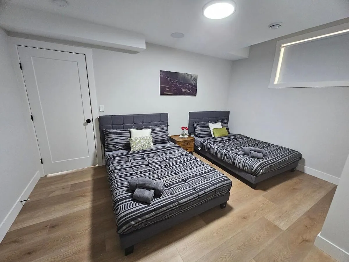 度假居 New Modern Suite In Calgary Nw 加拿大
