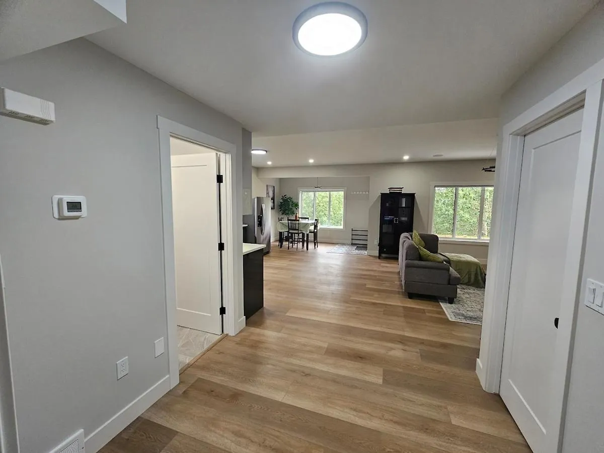 度假居 New Modern Suite In Calgary Nw 加拿大