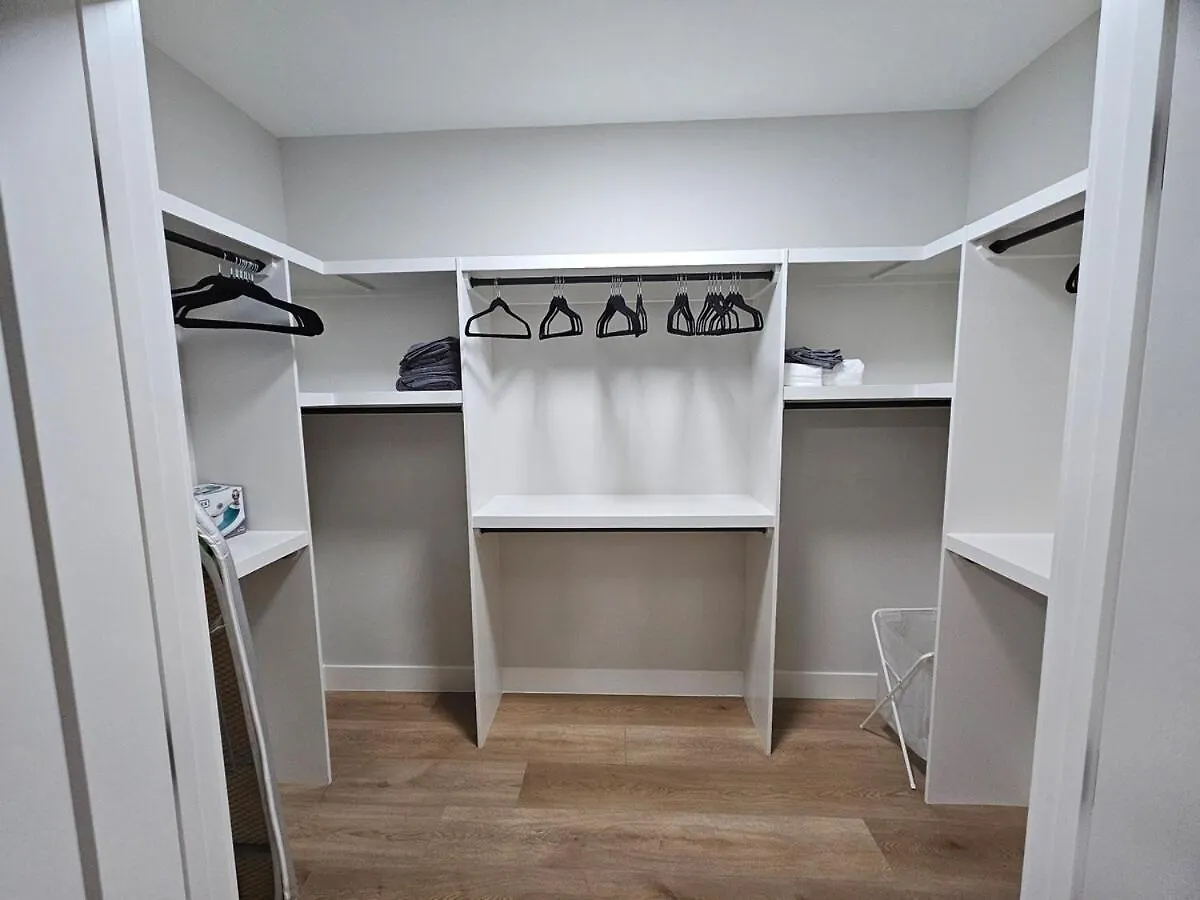 度假居 New Modern Suite In Calgary Nw 加拿大