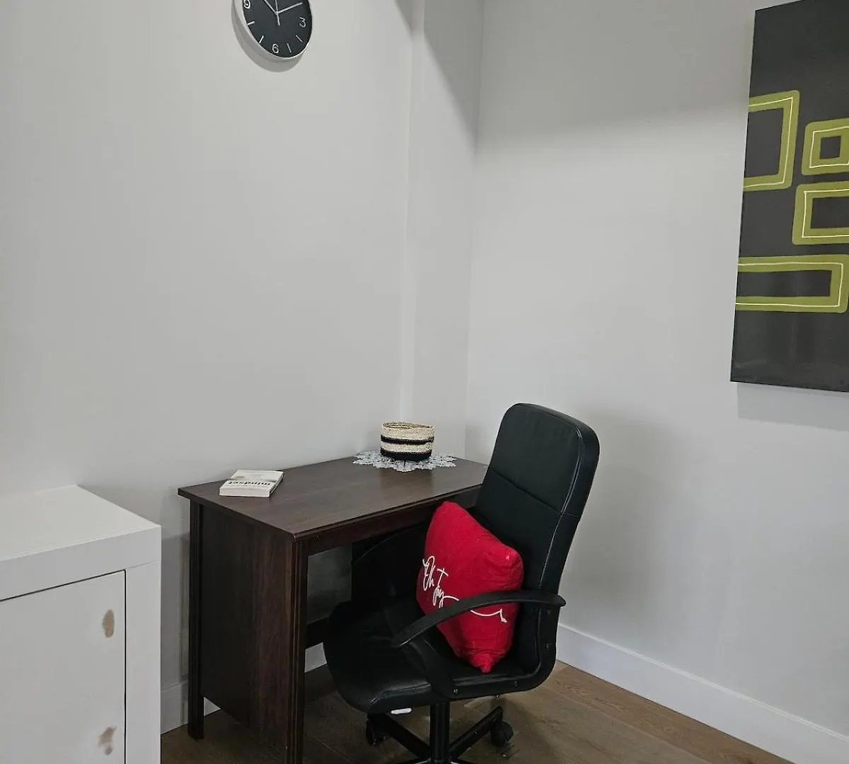 New Modern Suite In Calgary Nw 度假居