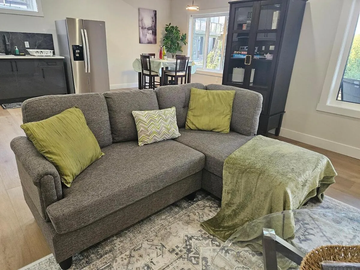 New Modern Suite In Calgary Nw