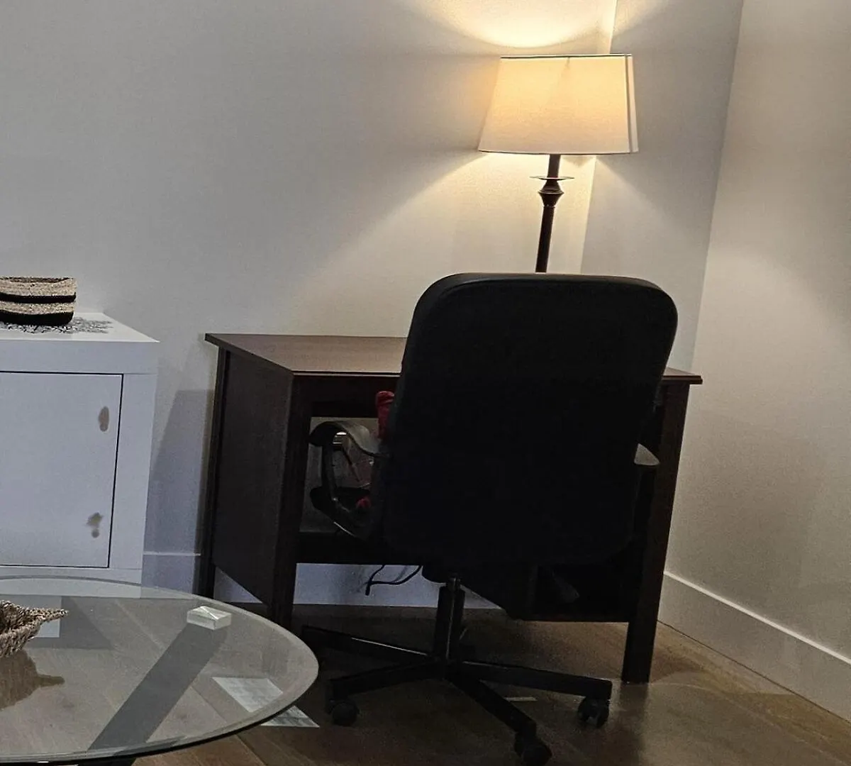 New Modern Suite In Calgary Nw 0*,  Canada
